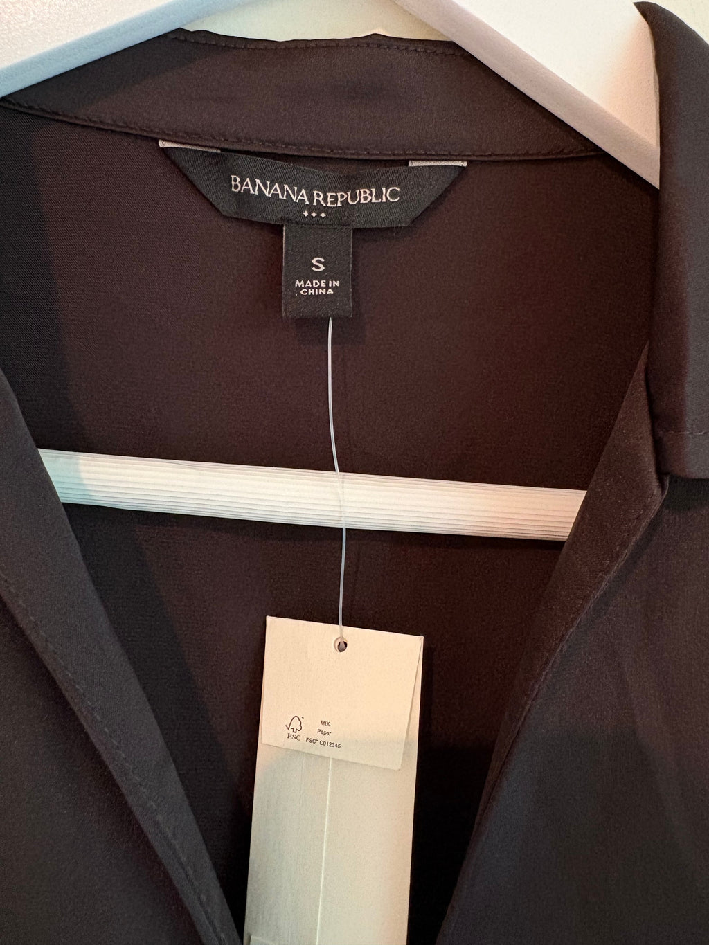 Banana Republic Black Satin Button-Front Blouse Collared Long Sleeve Women's S