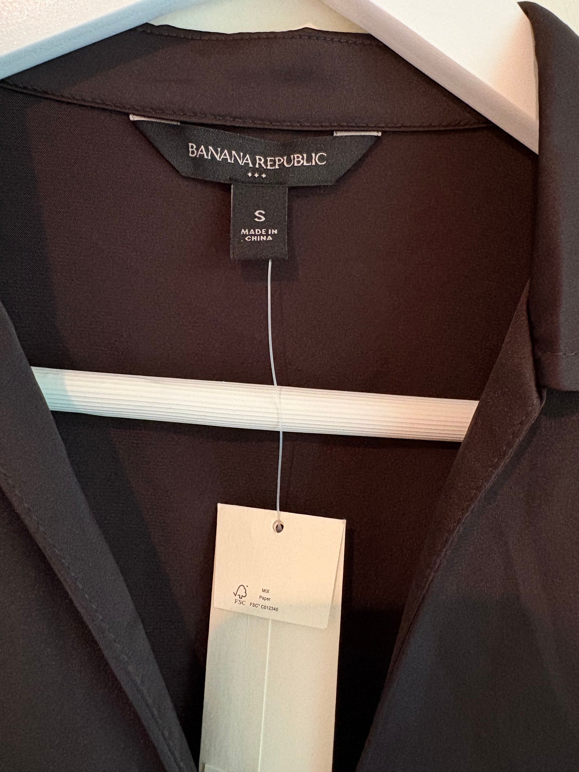 Banana Republic Black Satin Button-Front Blouse Collared Long Sleeve Women's S
